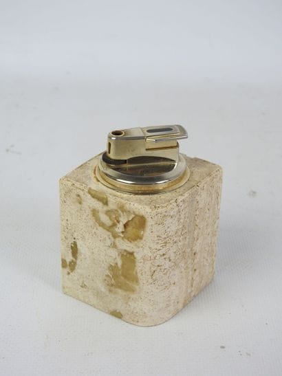 Cerri NESTORE : Briquet de table en travertin...