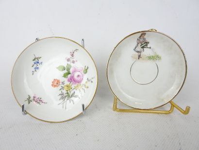 SIX porcelain COUPELLES decorated with flowers,...