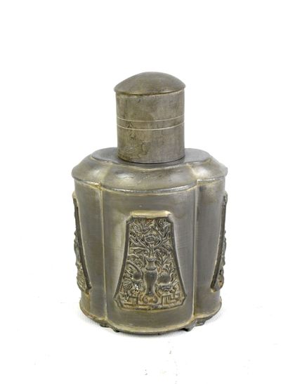 CHINA: Four-lobed pewter tea caddy decorated...