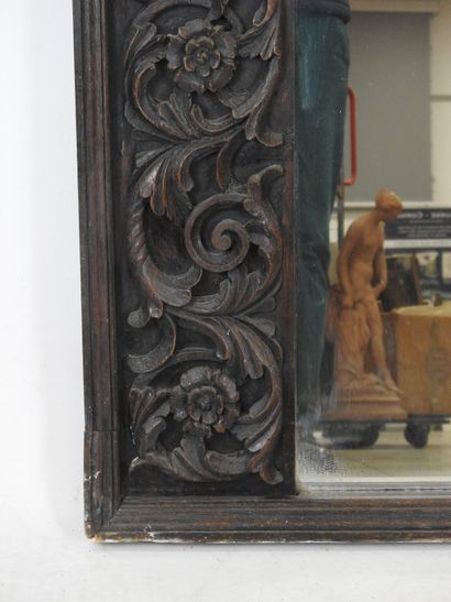Renaissance-style MIRROR in molded and carved...