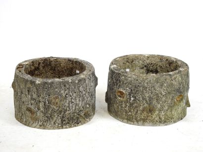 PAIR OF HIDDEN POTS in concrete imitating...