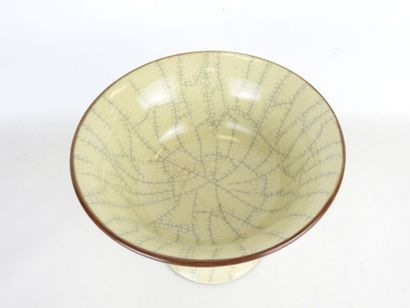 CHINA, in the taste of : Cream crackled ceramic...