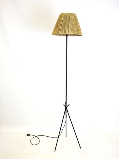 LAMPADAIRE tripode en métal laqué noir et...