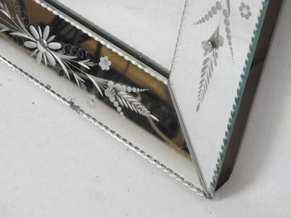 Rectangular Venetian-style MIRROR with engraved...