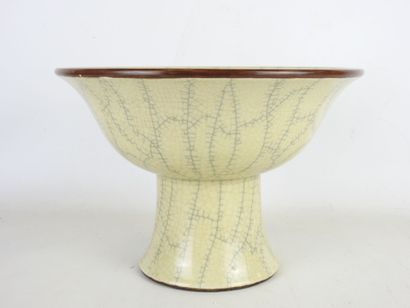 CHINA, in the taste of : Cream crackled ceramic...