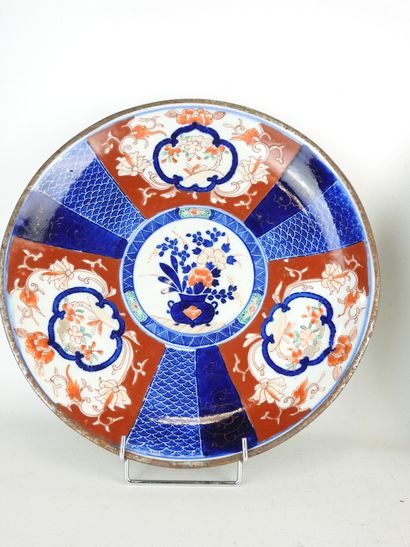 JAPAN: Two circular porcelain dishes with...