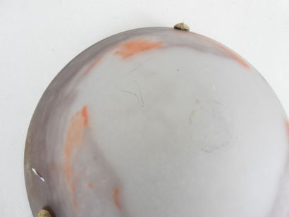RETHONDES : Plafonnier en verre marmoréen...