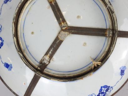 JAPAN: Two circular porcelain dishes with...