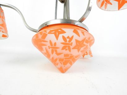 Three-light metal chandelier, three tulips...