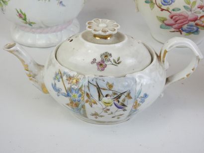 LOT OF PORCELAIN and FAIENCES including:...