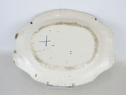 VARAGES : Earthenware scalloped dish with...