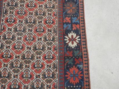 COULOIR GALLERY in knotted wool with geometric...