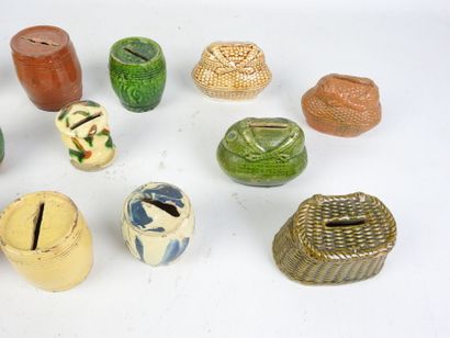 LOT of about fifteen glazed ceramic piggy...