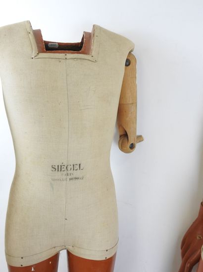 SIEGEL - Paris: Two articulated male mannequins,...