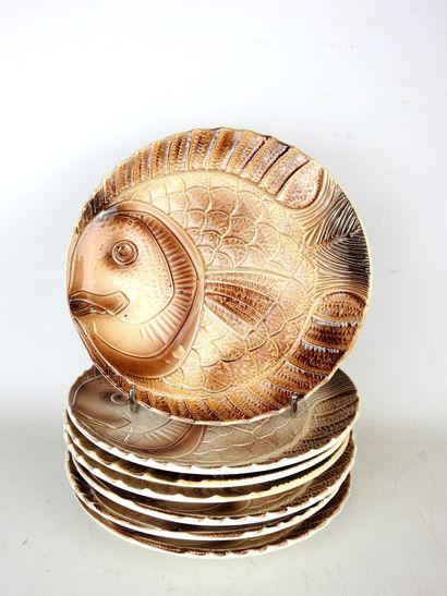 SARREGUEMINES: Six brown earthenware plates...