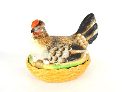 STAFFORDSHIRE: Hen in a nest with a fine...