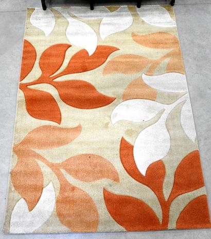 SEHRAZAT : Wool carpet with orange foliage...