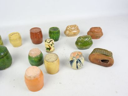LOT of about fifteen glazed ceramic piggy...