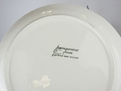 SARREGUEMINES: Six brown earthenware plates...