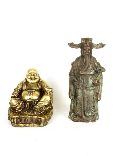 CHINA: Dignitary in gilt bronze. H: 14 cm....