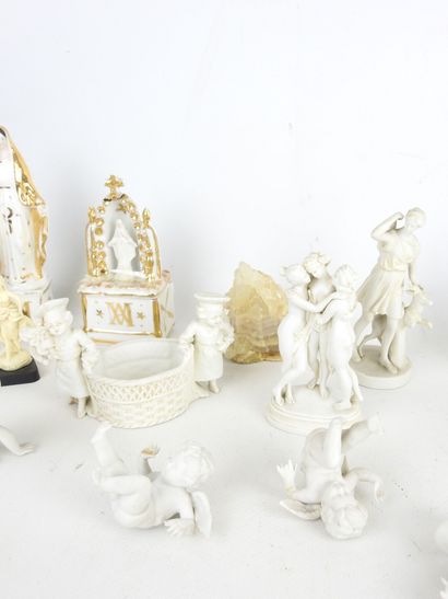 LOT of cookies and porcelain including six...