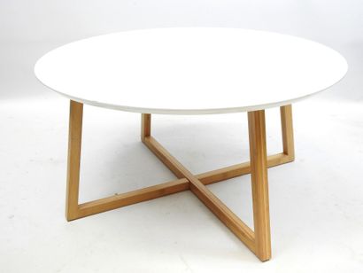 Scandinavian-style circular LOW TABLE, white...