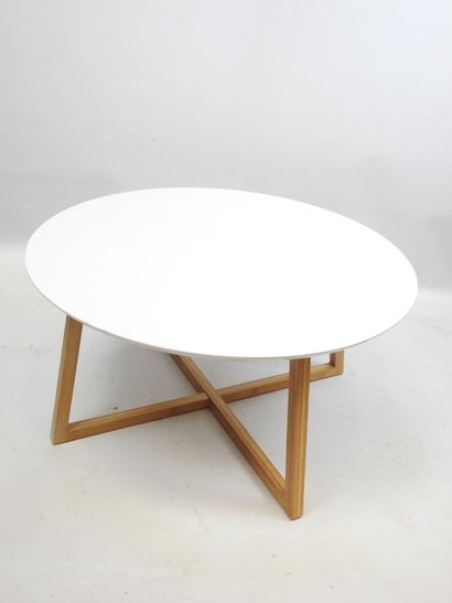 Scandinavian-style circular LOW TABLE, white...