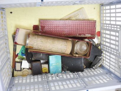 LOT comprising : - Limoges - M & S, three...