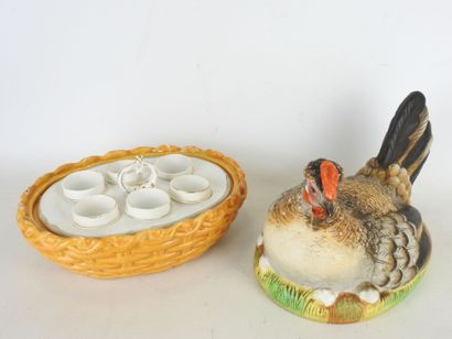 STAFFORDSHIRE: Hen in a nest with a fine...