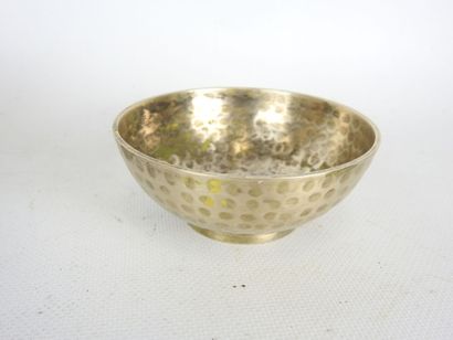 CHINA: Porcelain bowl with enameled decoration...