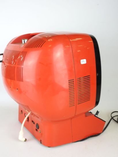 PRANDONI : Téléviseur en métal et plastique...