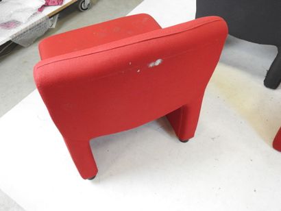 ARFA (publisher): Four armchairs in red and...