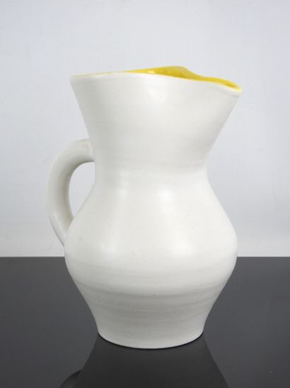 André BAUD (1903 - 1986) : White ceramic...