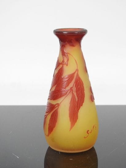 Etablissement GALLE: Vase in the shape of...
