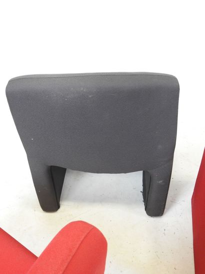ARFA (publisher): Four armchairs in red and...