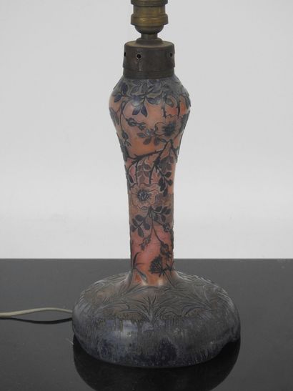 DENEZ. Multi-layered glass lamp base with...