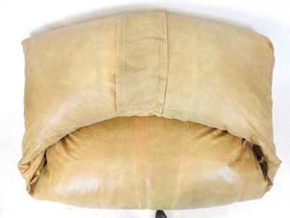 Raphael RAFFEL (1912-2000): Curved sofa in...