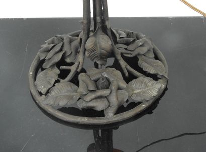 DELATTE à Nancy: Wrought-iron mushroom lamp...