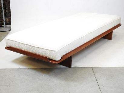 Grete JALK (1920-2006): Daybed. Wooden bed...