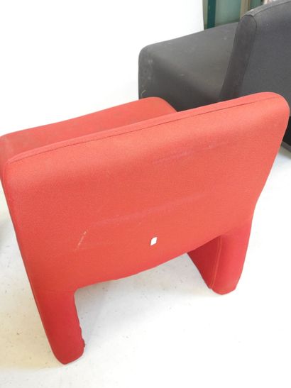 ARFA (publisher): Four armchairs in red and...