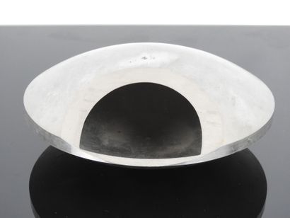 Roger TALLON (in the taste): Brushed metal...