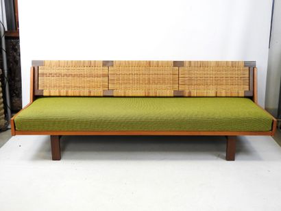 Hans J. WEGNER (1914-2007)
Convertible bench...
