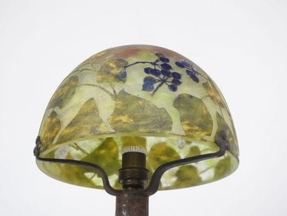 DAUM Nancy: Multilayer glass mushroom lamp...