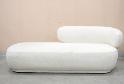 NV GALLERY (publisher): Creamy white bouclette...