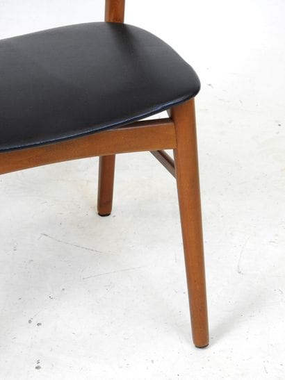 FARSTRUP Editeur - Denmark: Four chairs in...