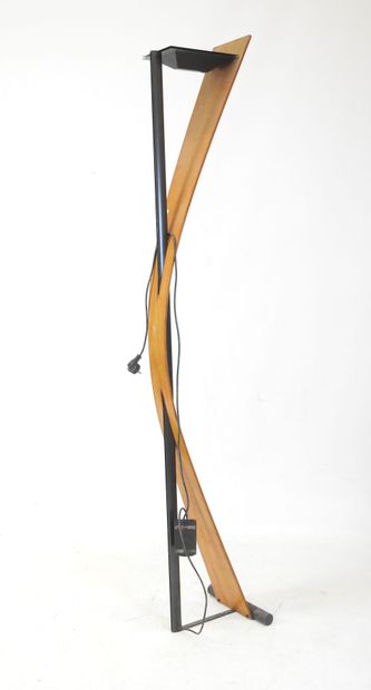 LAMPADAIRE in curved wood and black lacquered...