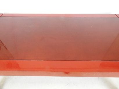 Rectangular table in red lacquer. Modern...