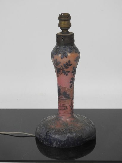 DENEZ. Multi-layered glass lamp base with...