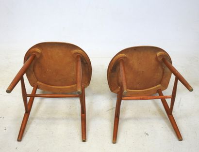 Jan HALBERG (Sweden). Two teak chairs. Circa...