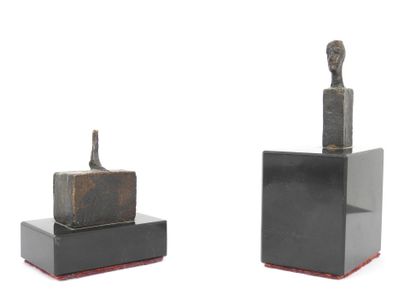 - Head of a man. Brown patina bronze sculpture...